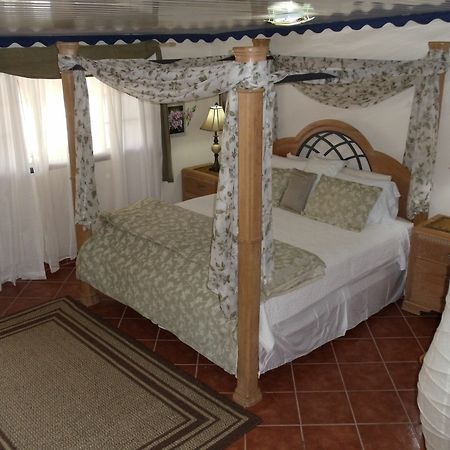 Club Arias Bed & Breakfast Savaneta Екстер'єр фото